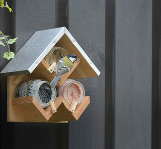 Feeding board for Friday sweets for birds